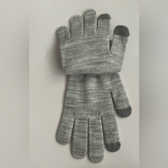 New Winter Essentials Touch Screen Gray Gloves One Size Unisex Texting Gloves - Picture 3 of 11